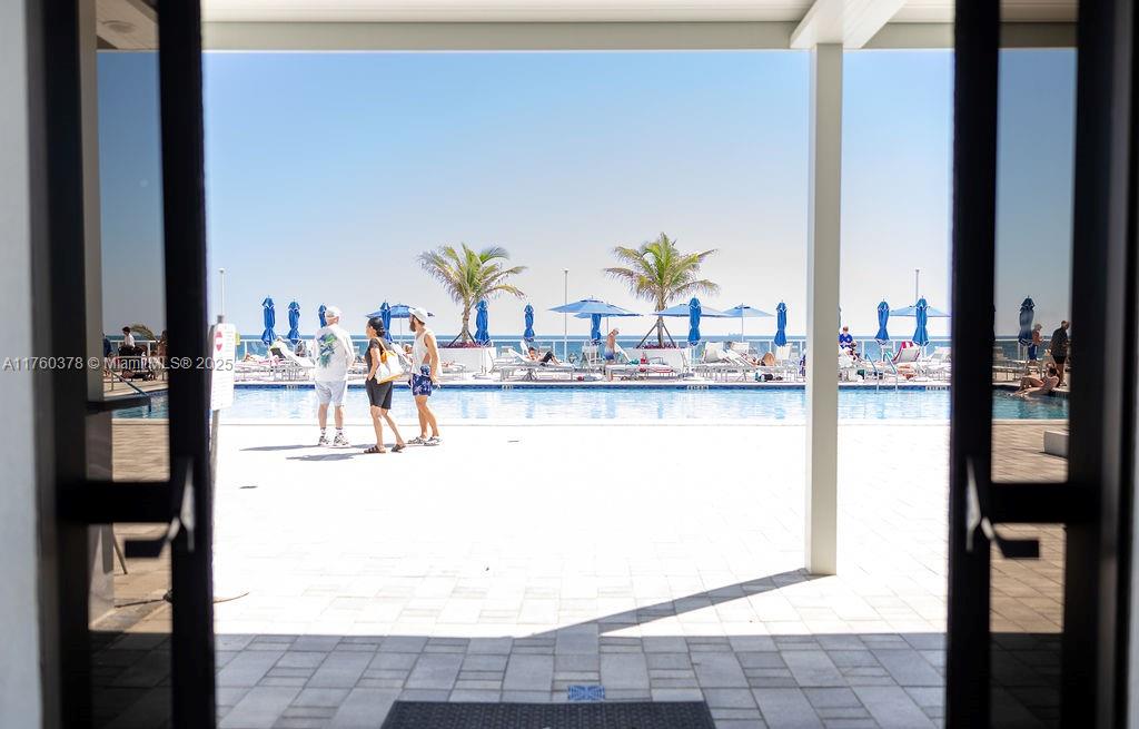 LA MER ESTATES SOUTH COND - Residential Lease