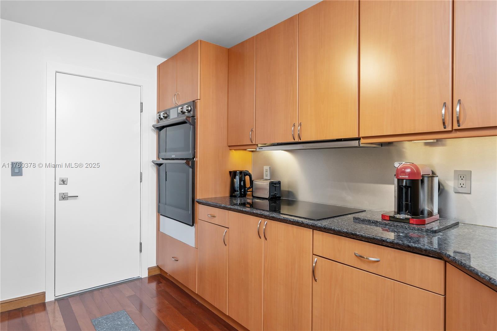 LA MER ESTATES SOUTH COND - Residential Lease