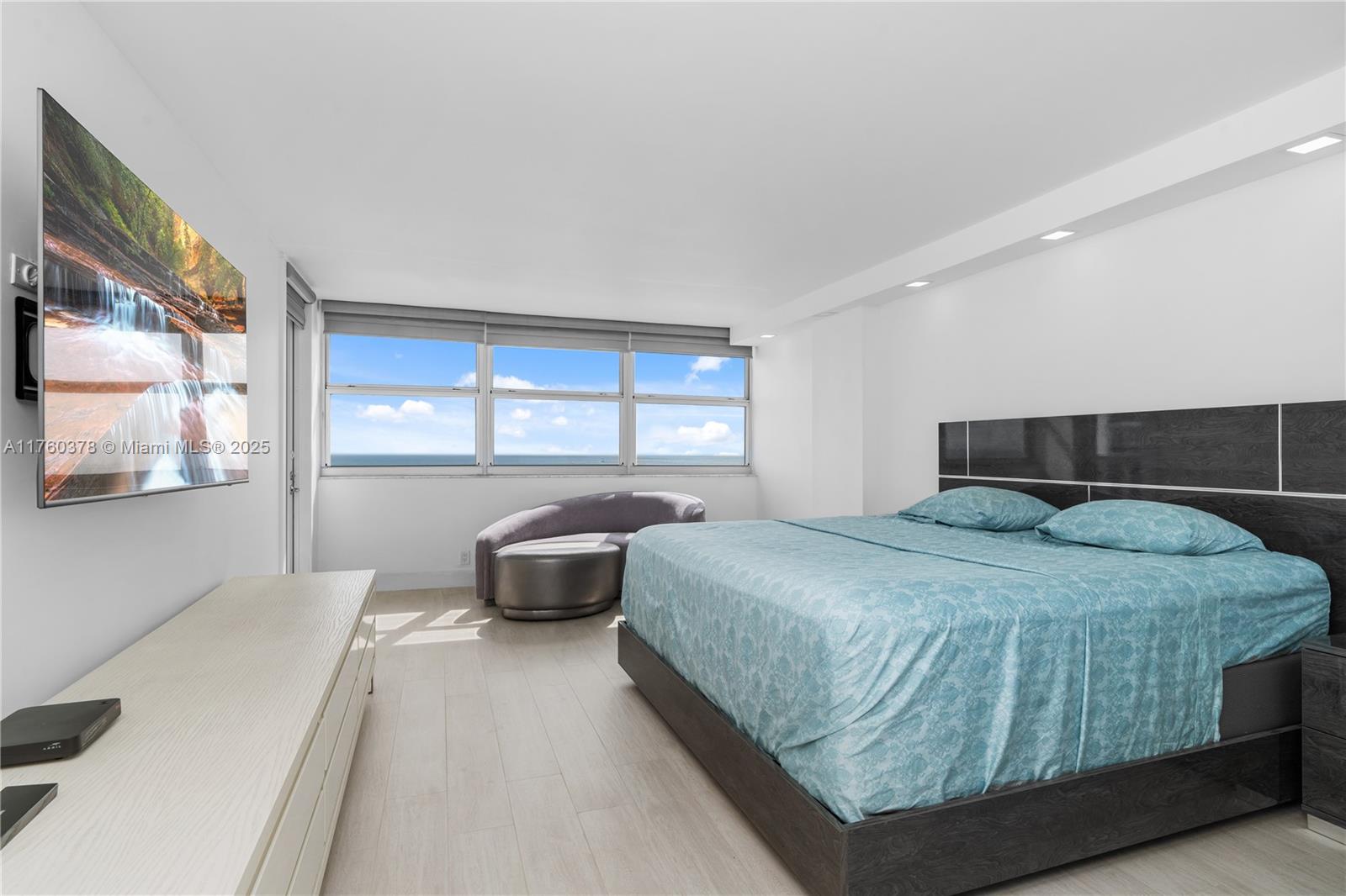 LA MER ESTATES SOUTH COND - Residential Lease