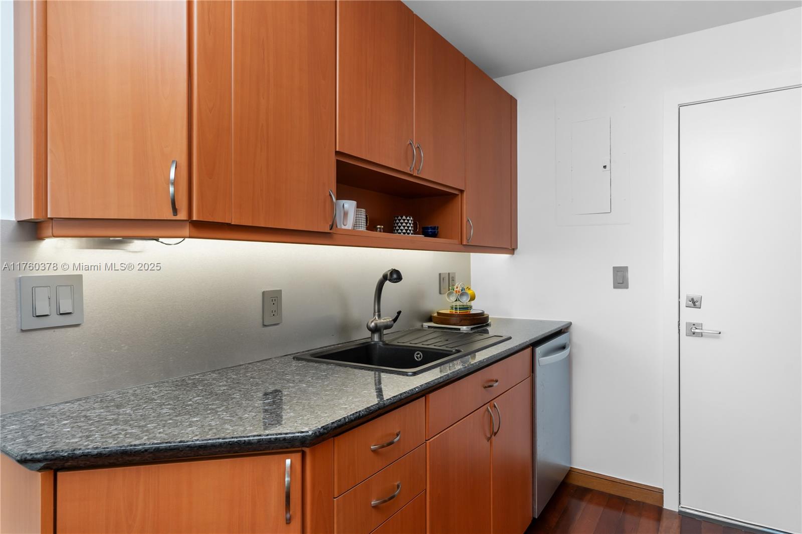 LA MER ESTATES SOUTH COND - Residential Lease