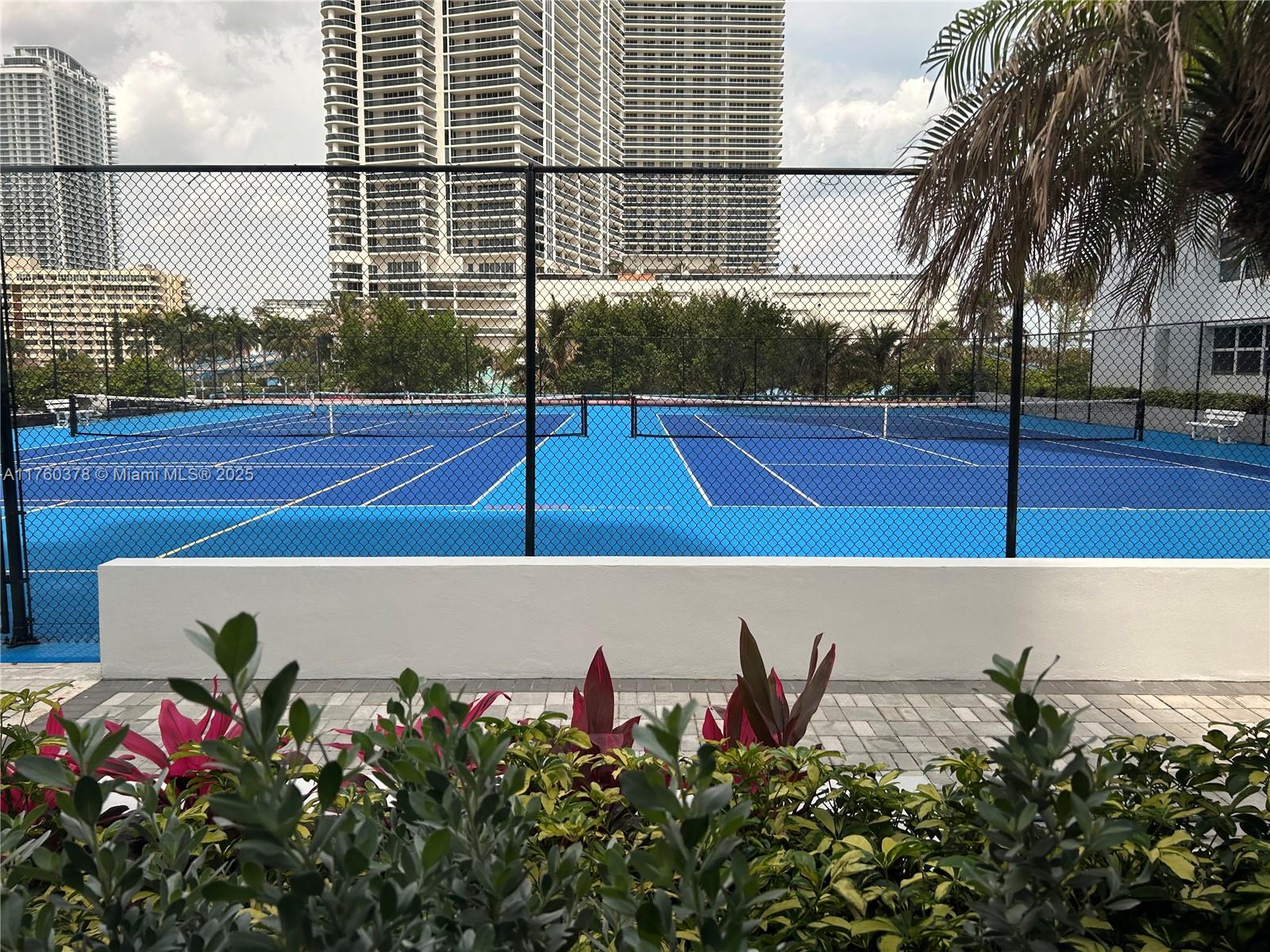 LA MER ESTATES SOUTH COND - Residential Lease