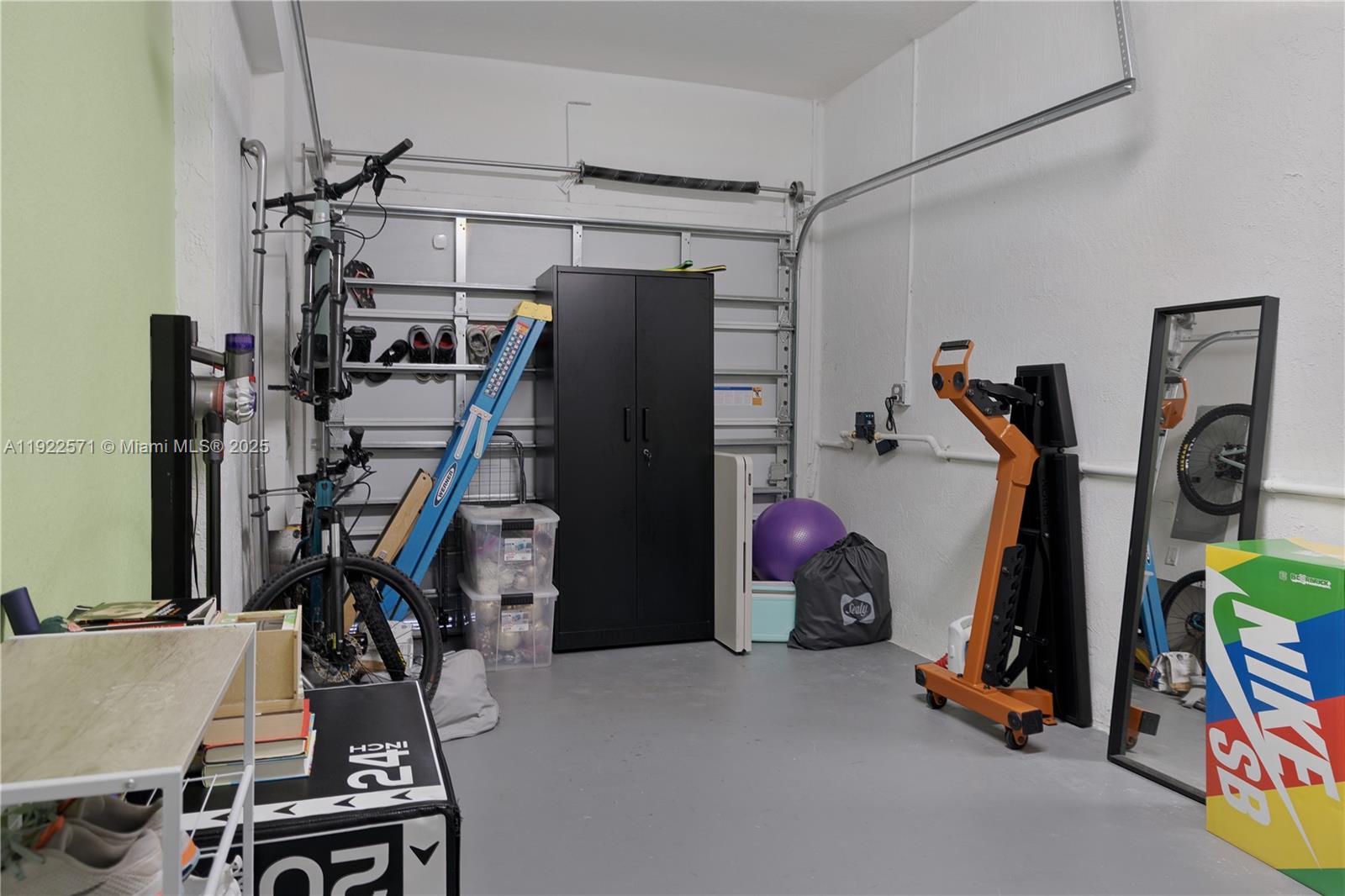 KENDALL ASSEMBLAGE SOUTH - Residential