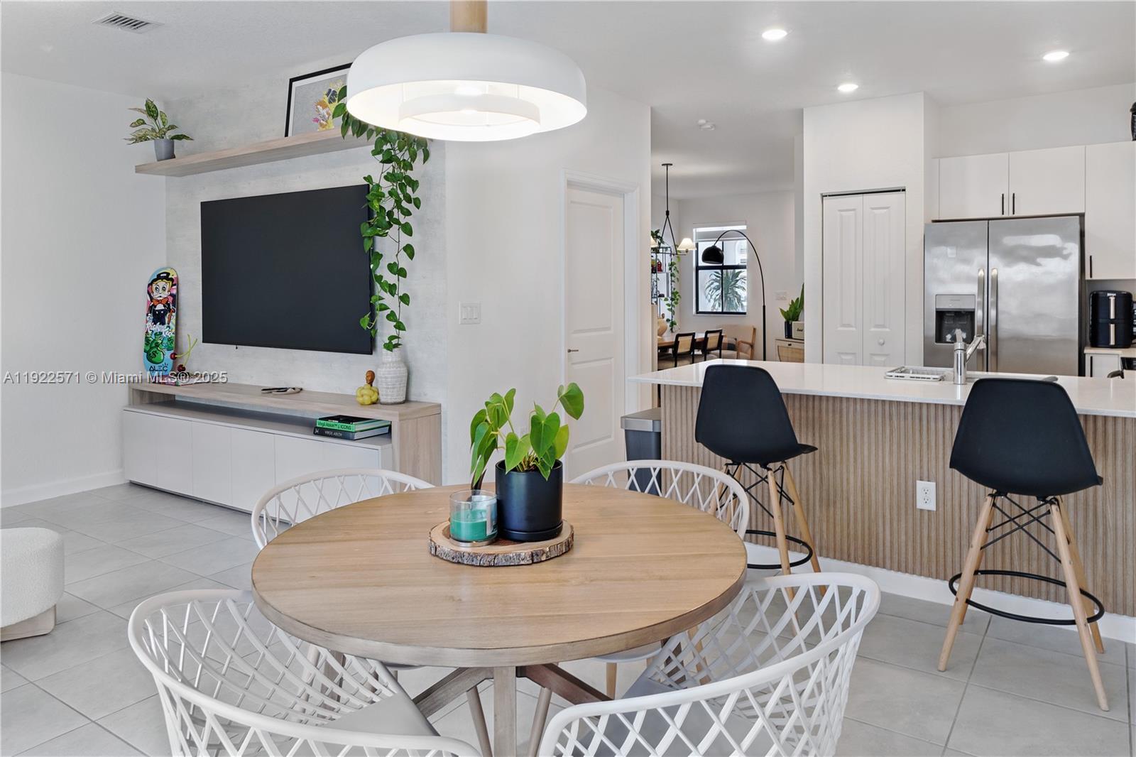 KENDALL ASSEMBLAGE SOUTH - Residential