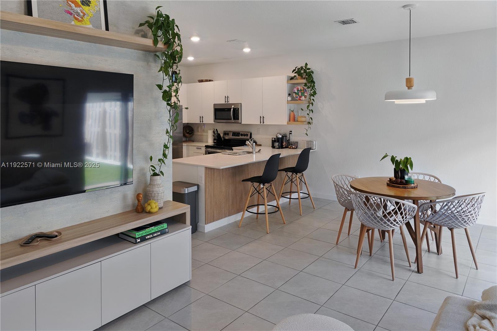 KENDALL ASSEMBLAGE SOUTH - Residential