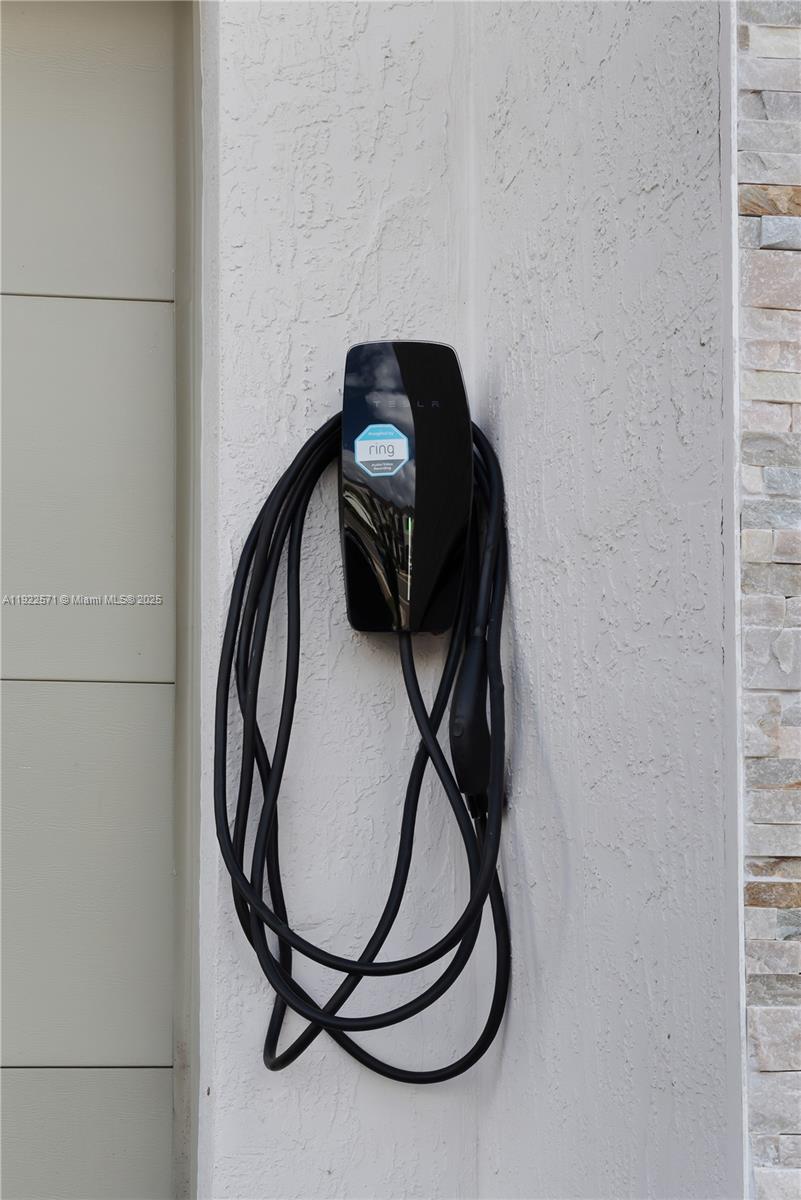 KENDALL ASSEMBLAGE SOUTH - Residential