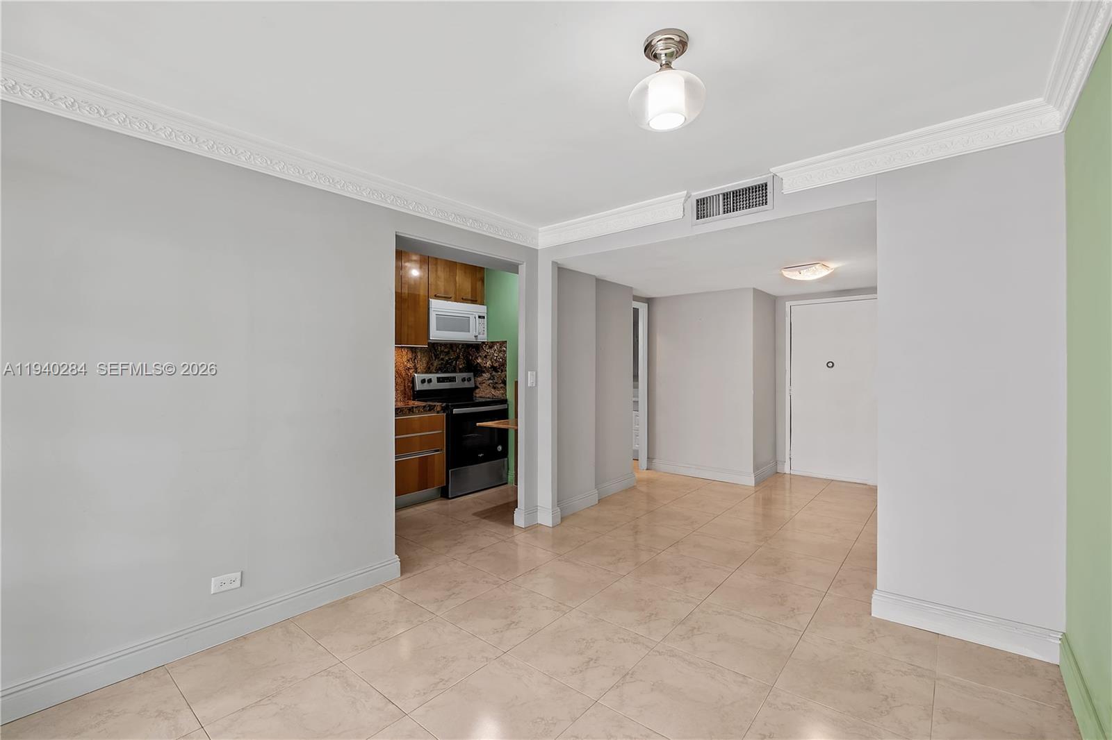 WINSTON TOWERS 100 CONDO - Residential