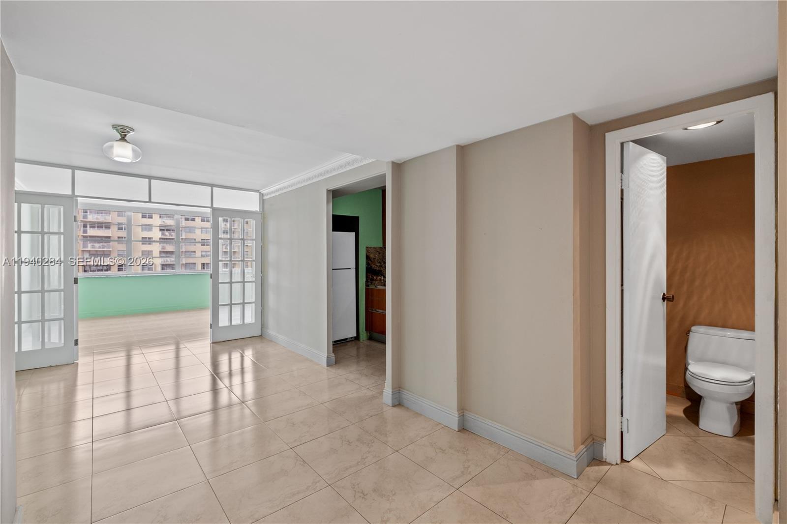 WINSTON TOWERS 100 CONDO - Residential