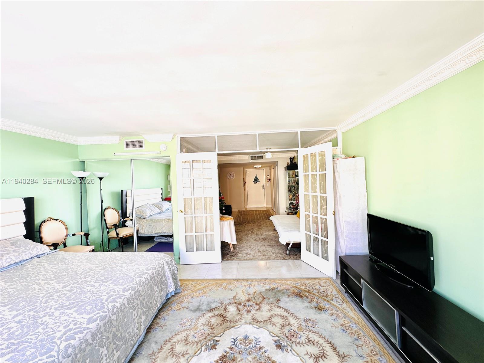 WINSTON TOWERS 100 CONDO - Residential