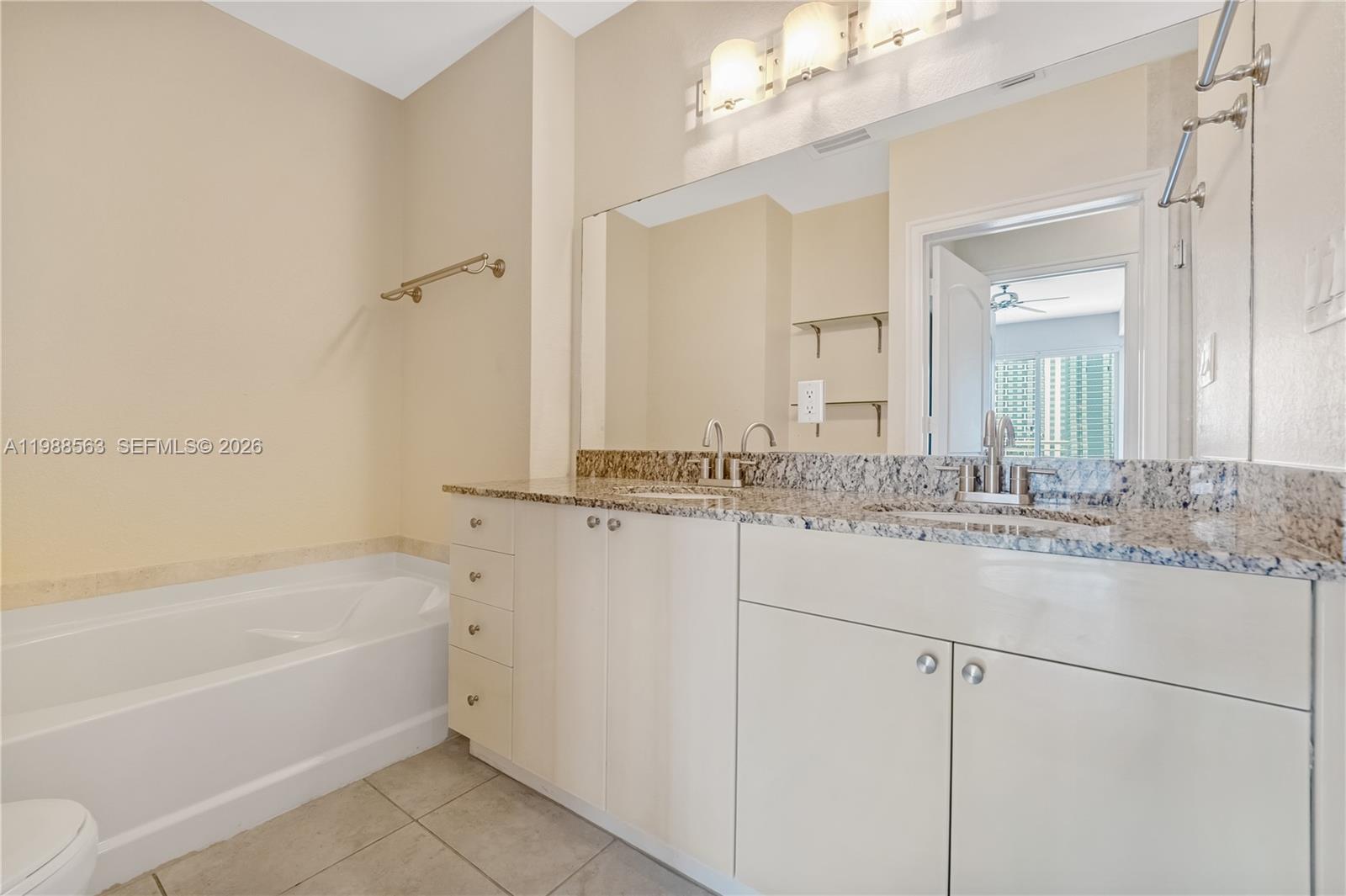 RADIUS CONDO - Residential