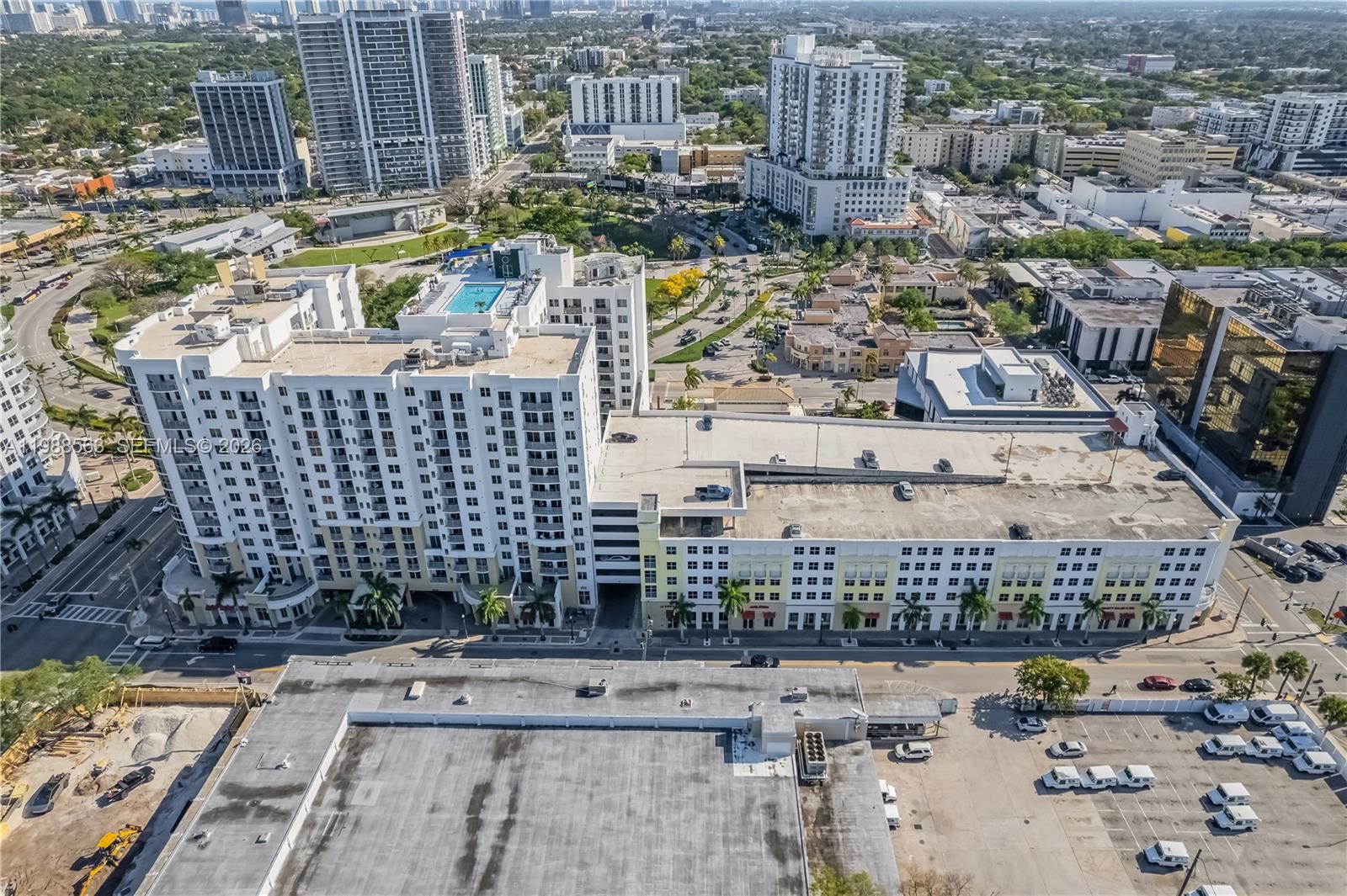 RADIUS CONDO - Residential