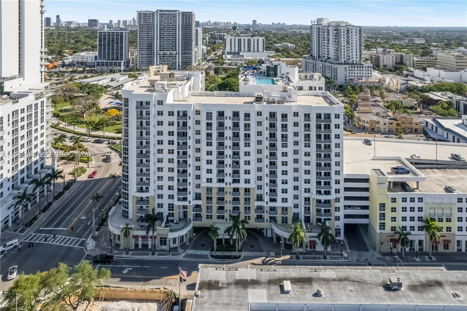 RADIUS CONDO - Residential