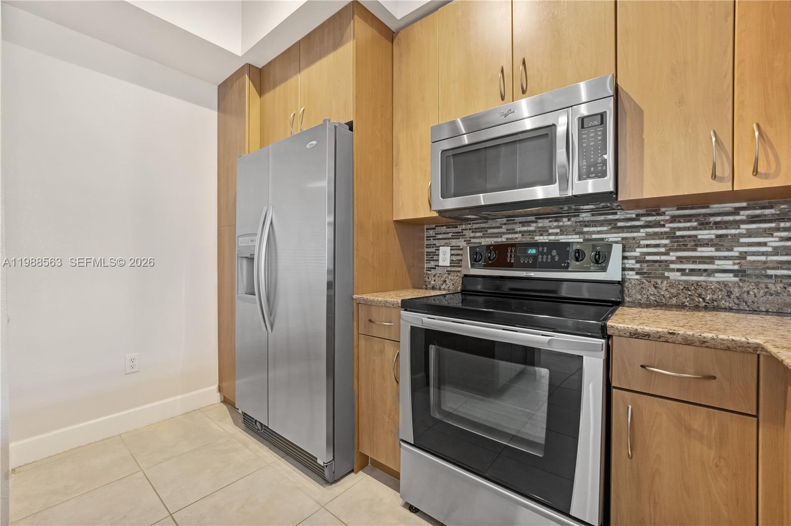 RADIUS CONDO - Residential