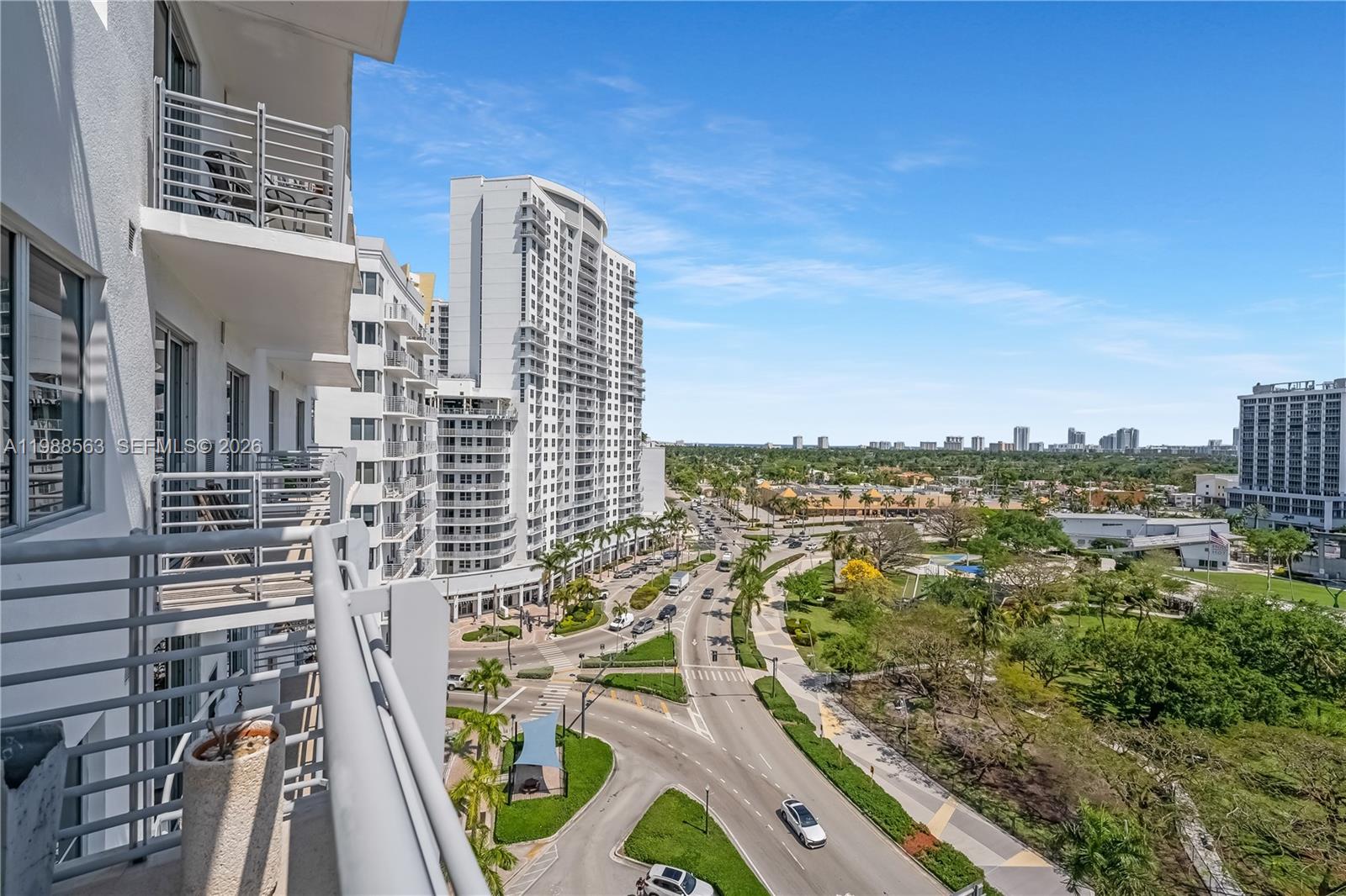 RADIUS CONDO - Residential