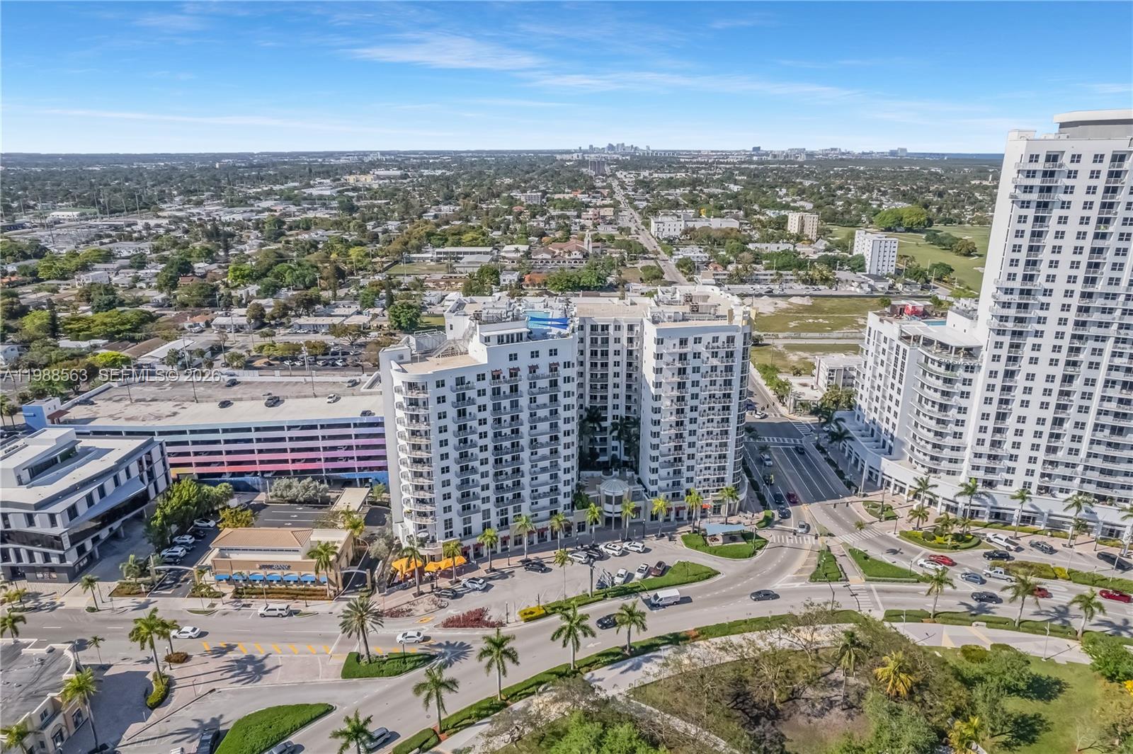 RADIUS CONDO - Residential