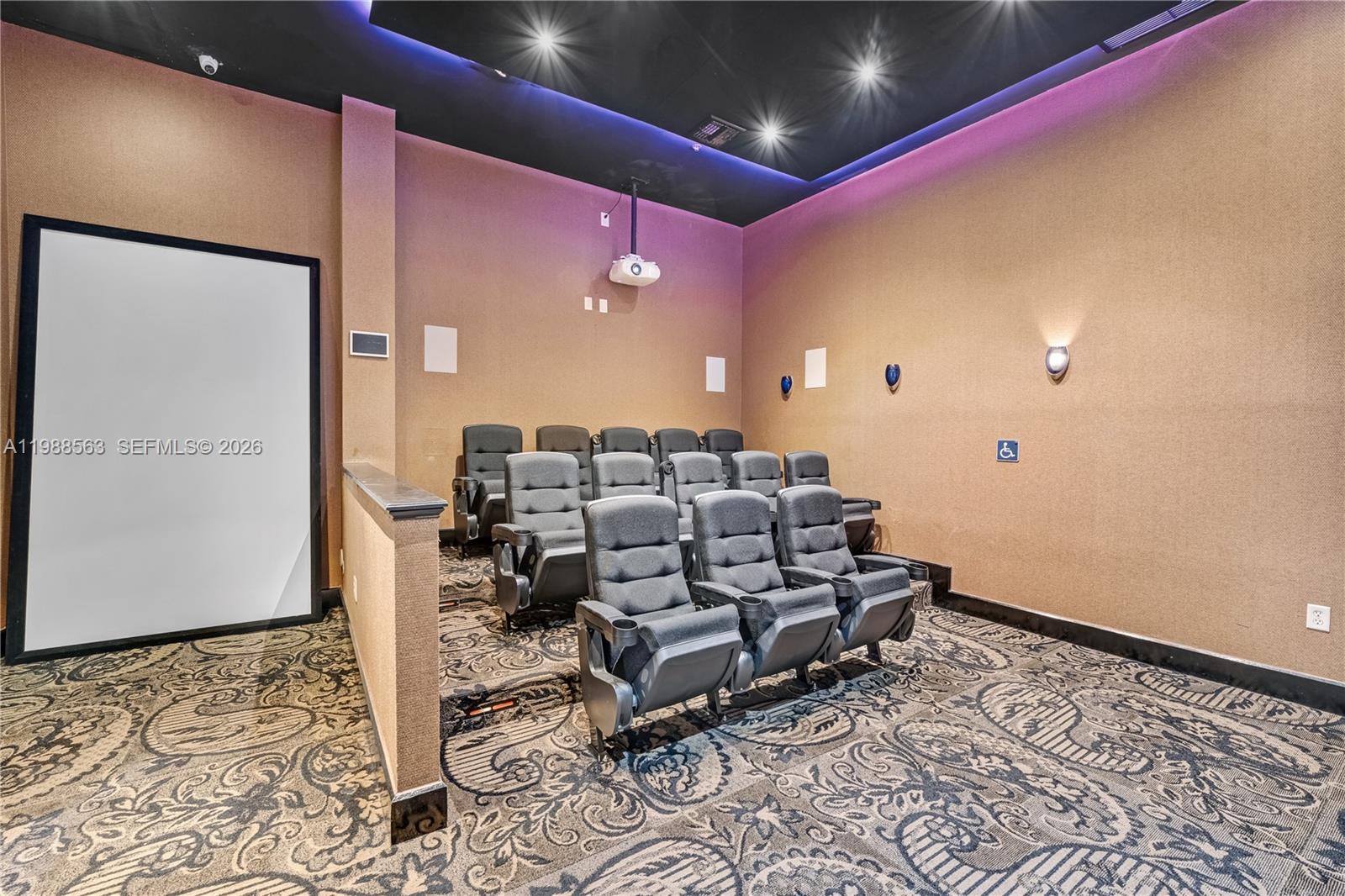 RADIUS CONDO - Residential