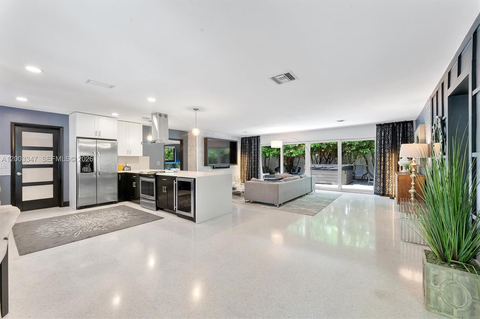 JENADA ISLE - Residential