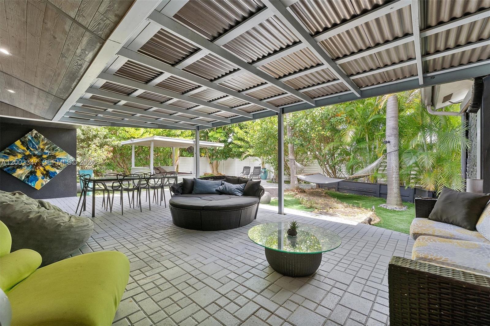 JENADA ISLE - Residential