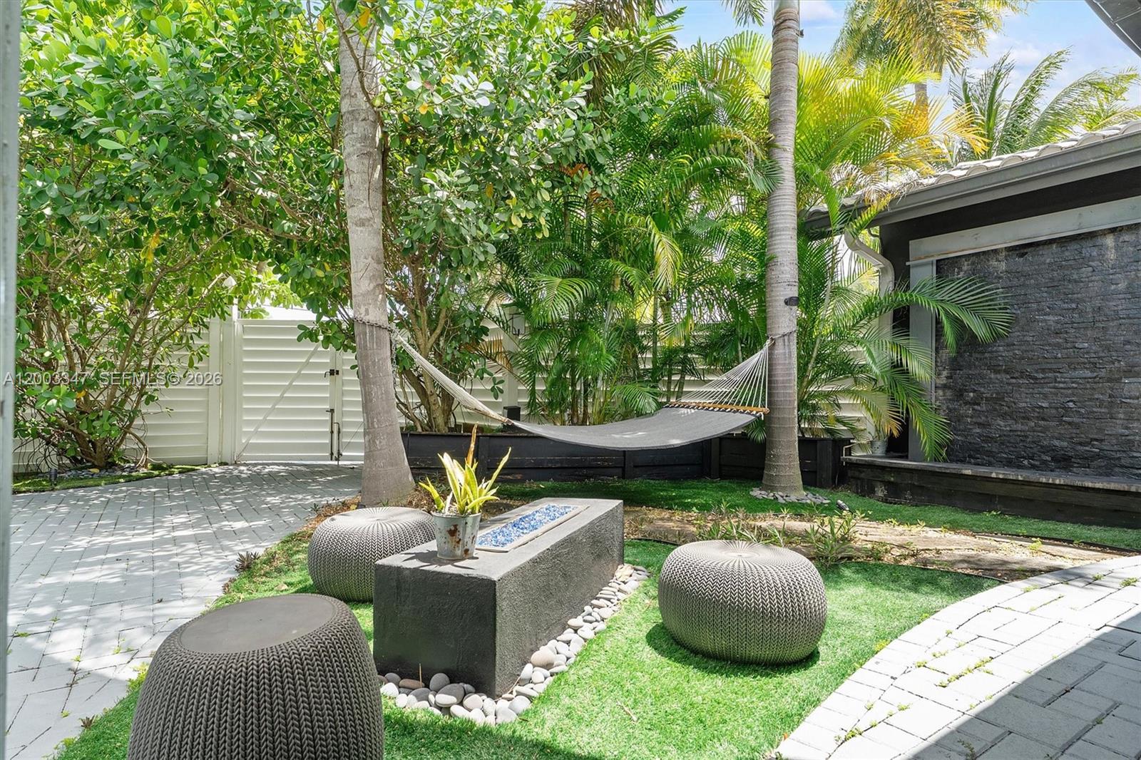 JENADA ISLE - Residential
