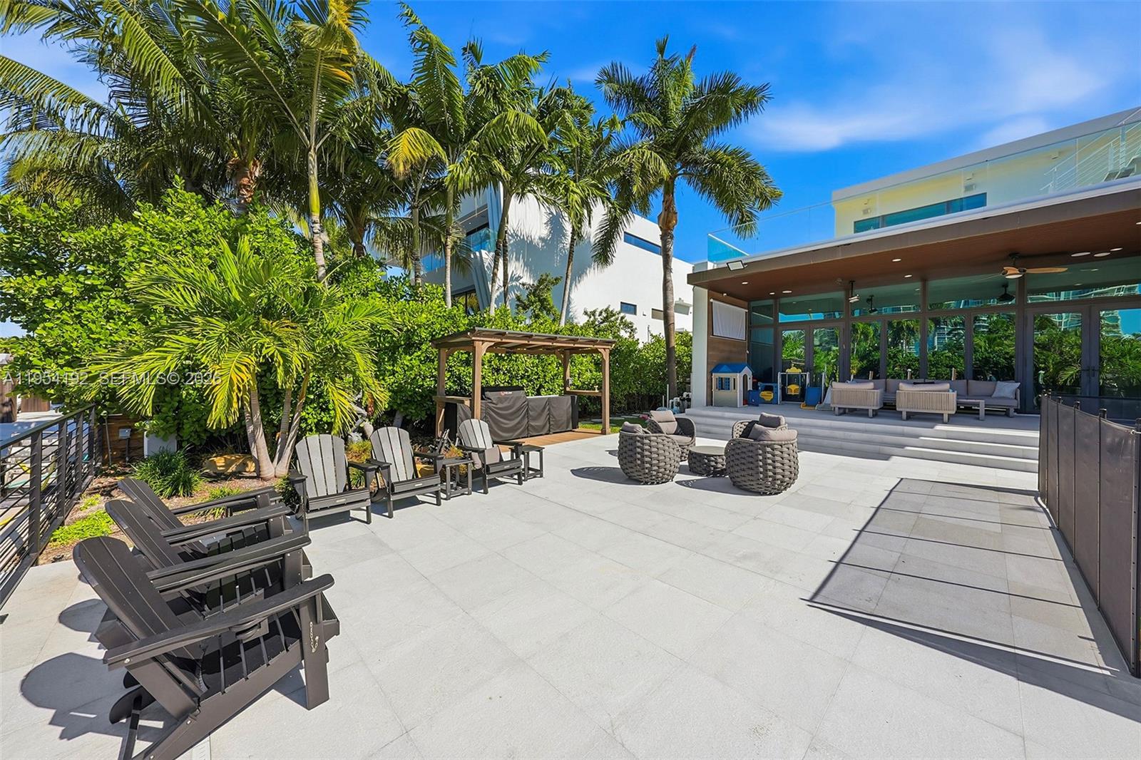 GOLDEN BEACH SEC E - Residential