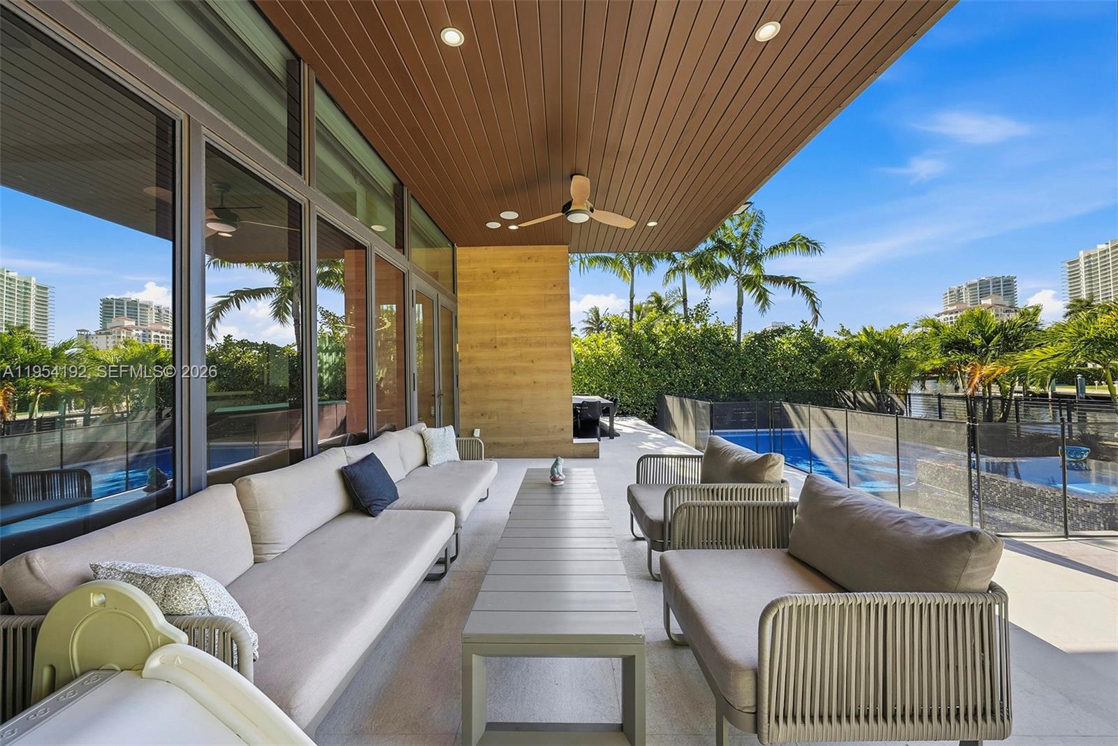 GOLDEN BEACH SEC E - Residential