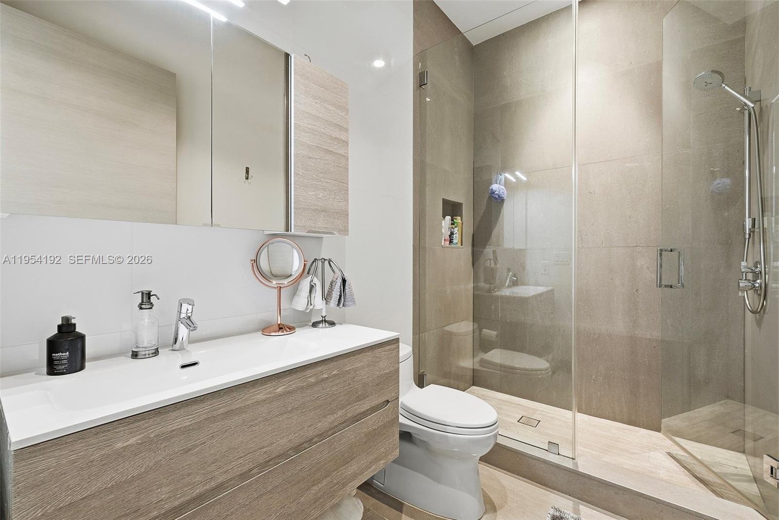 GOLDEN BEACH SEC E - Residential