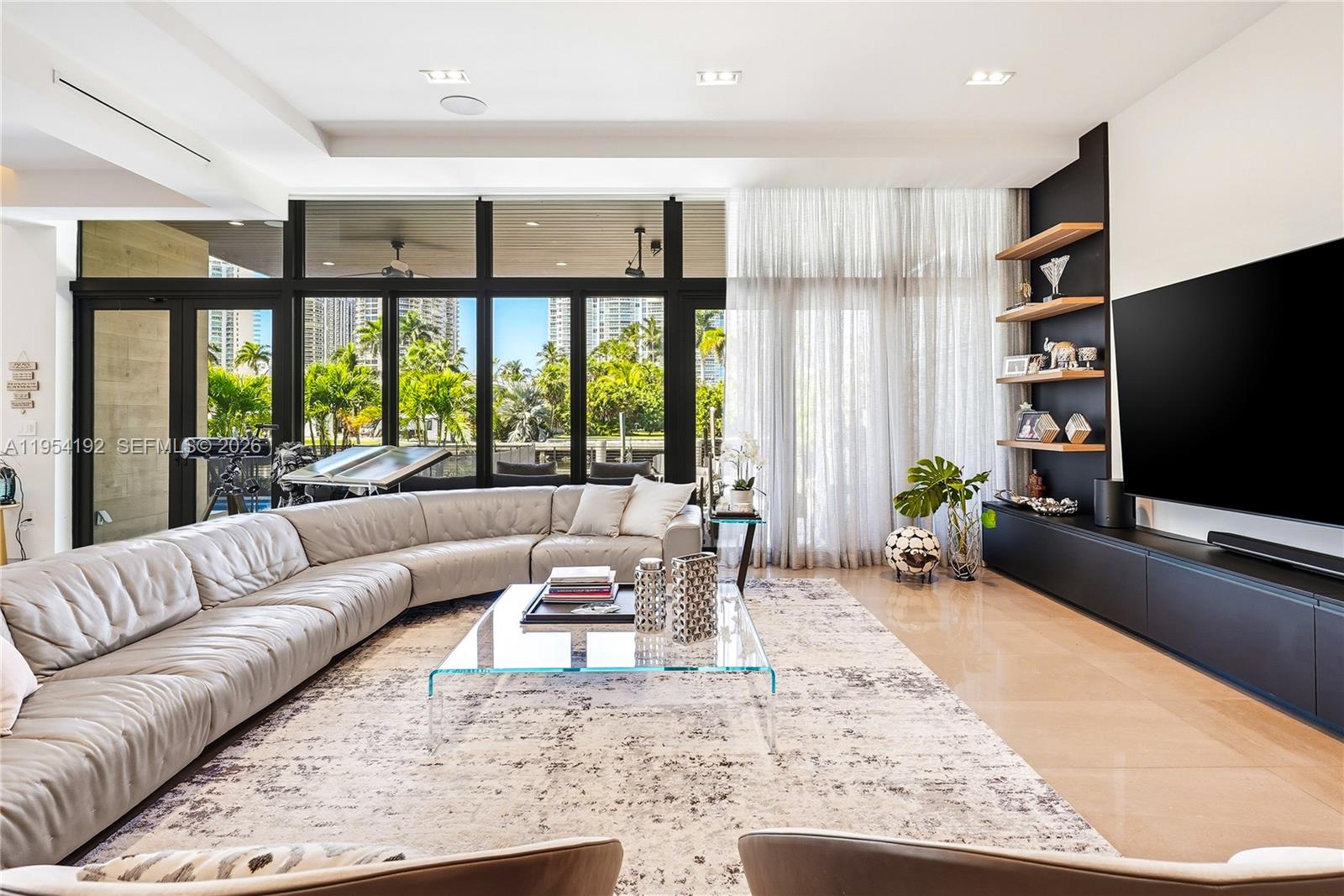 GOLDEN BEACH SEC E - Residential