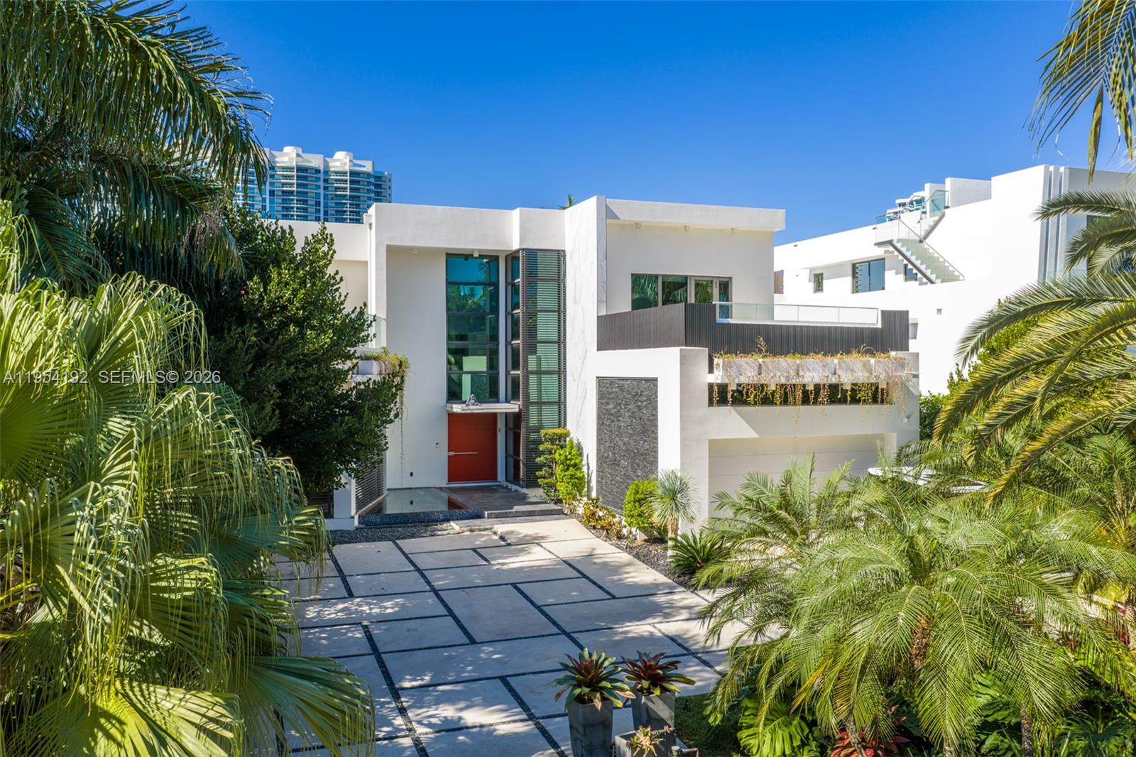 GOLDEN BEACH SEC E - Residential