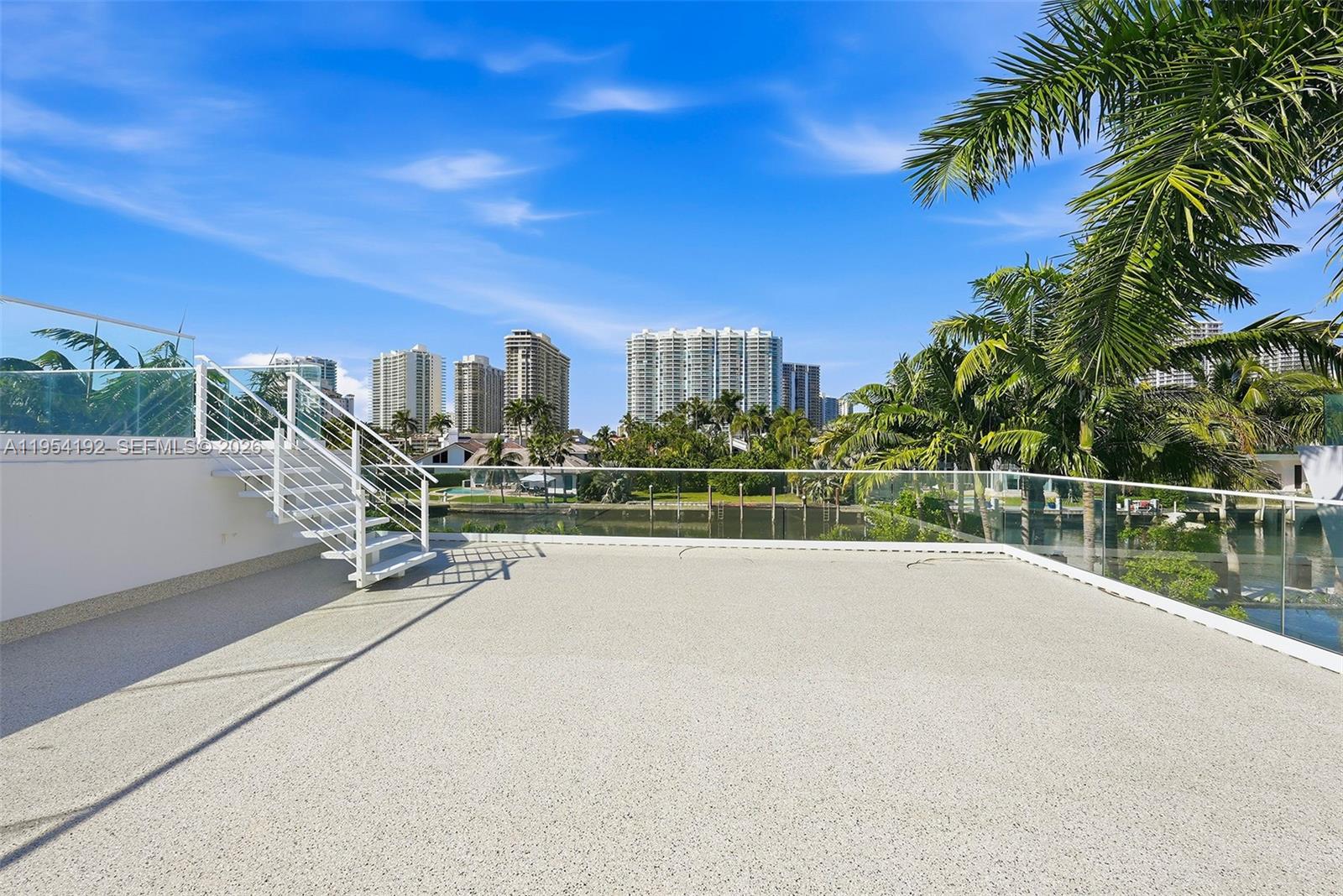 GOLDEN BEACH SEC E - Residential