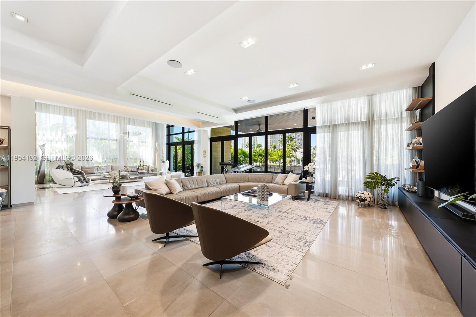 GOLDEN BEACH SEC E - Residential