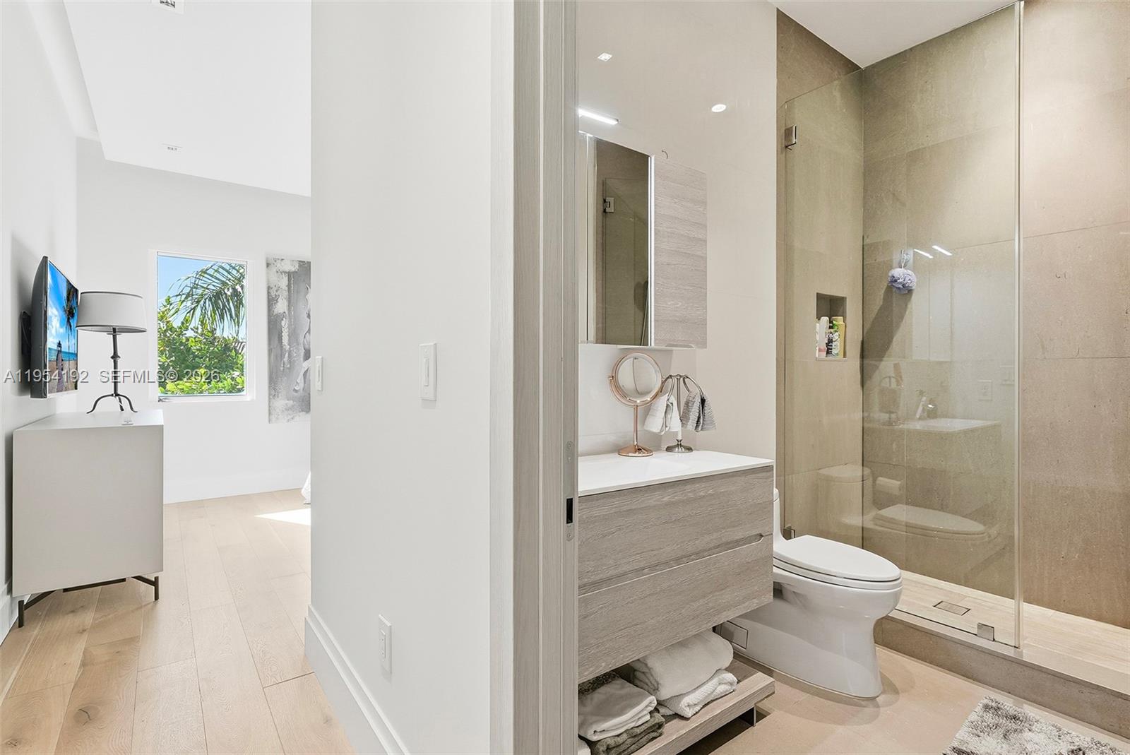 GOLDEN BEACH SEC E - Residential