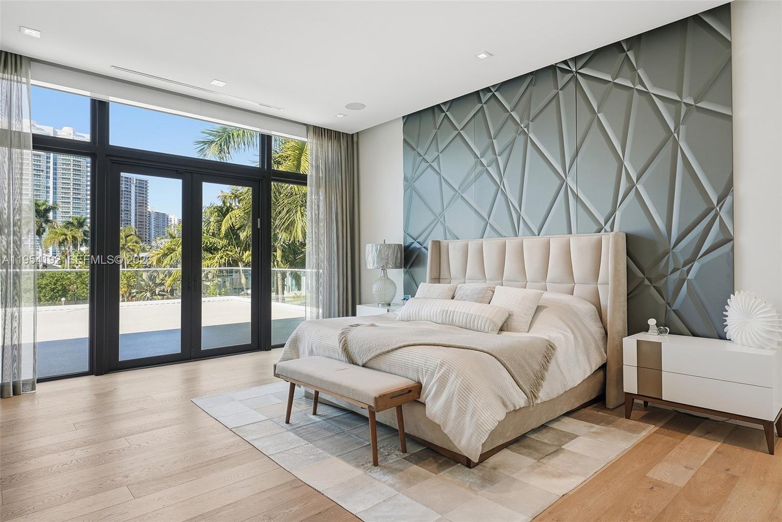 GOLDEN BEACH SEC E - Residential