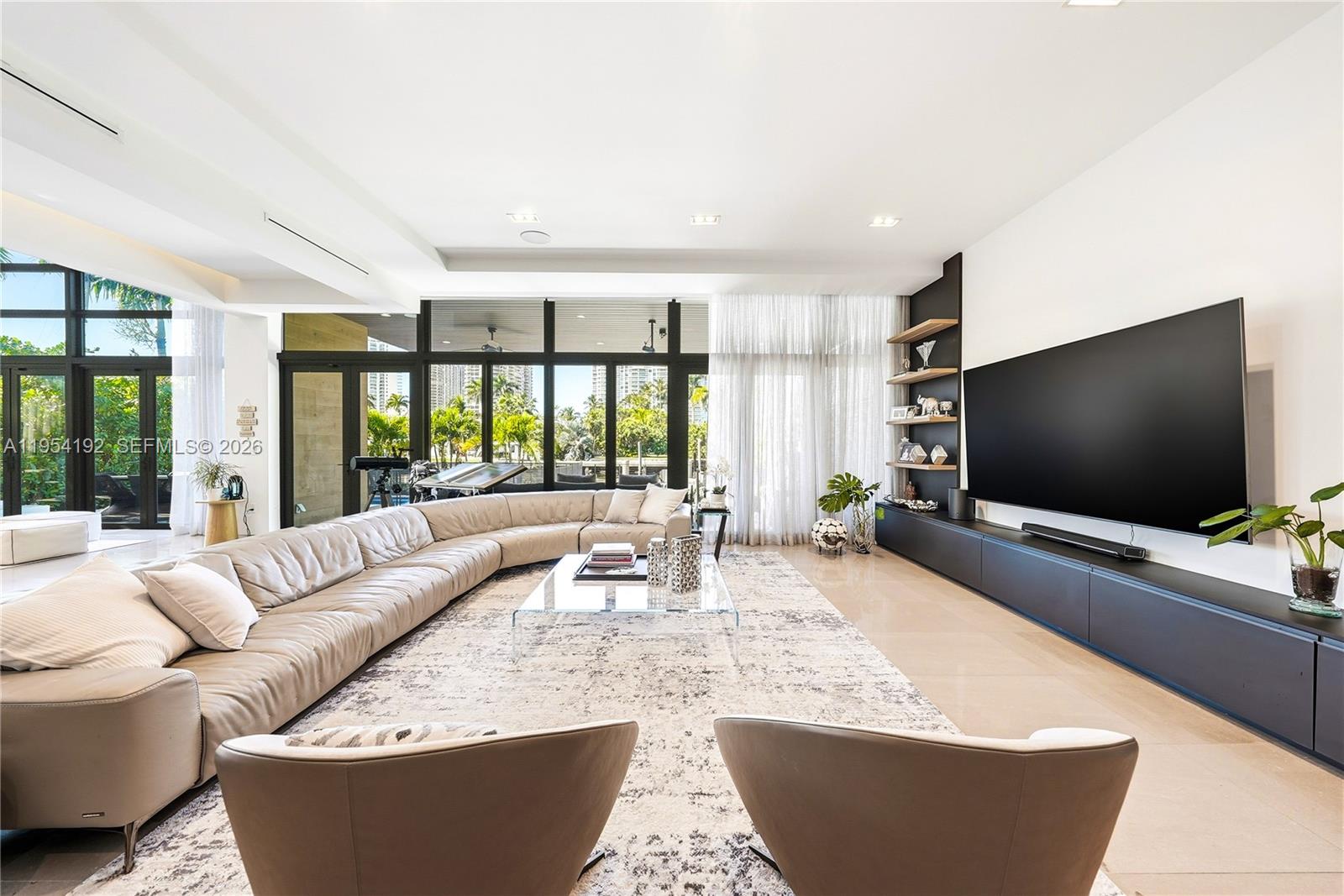 GOLDEN BEACH SEC E - Residential