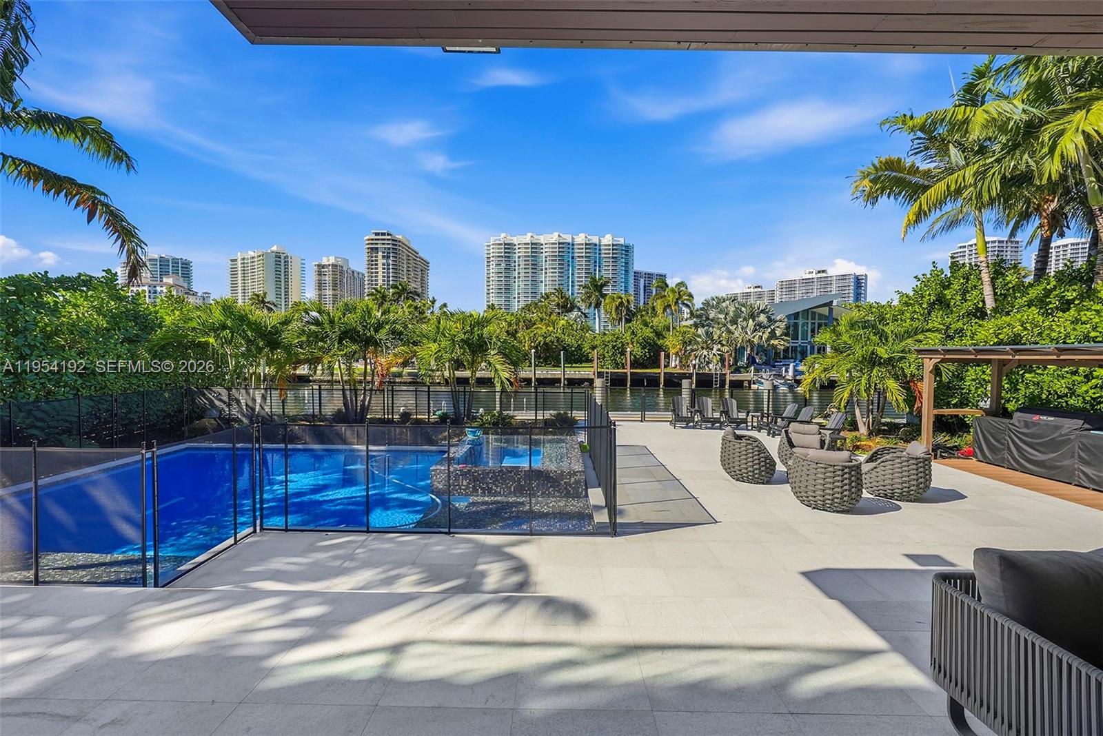 GOLDEN BEACH SEC E - Residential