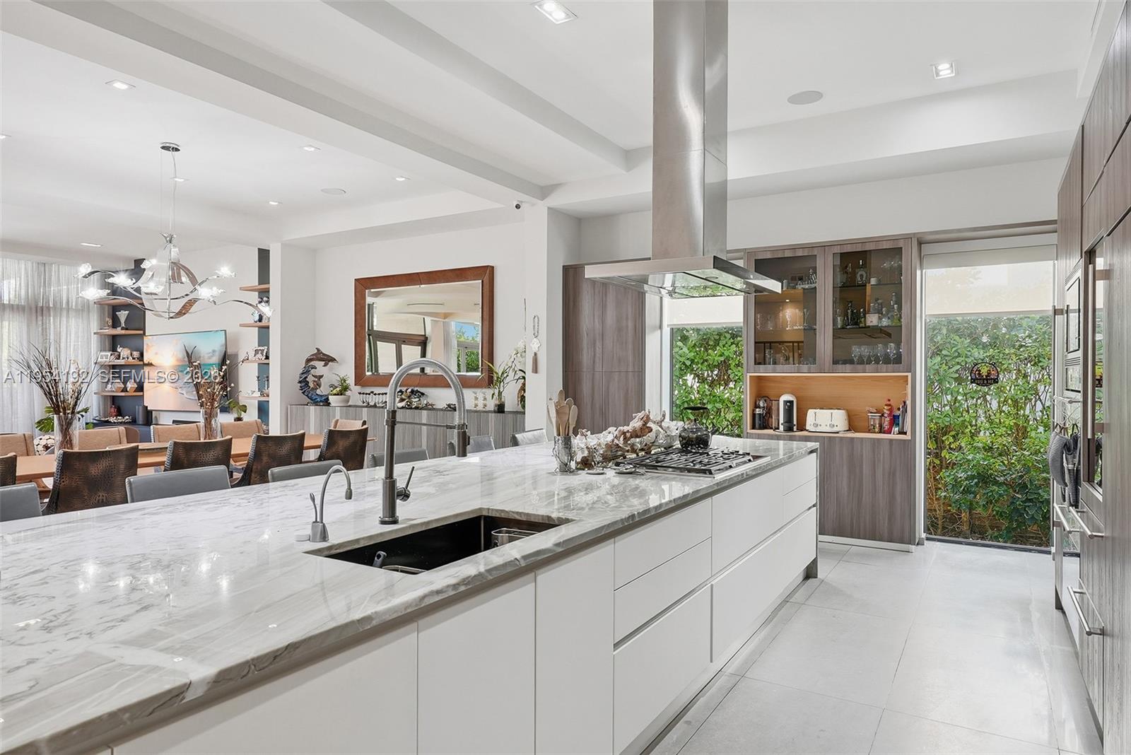 GOLDEN BEACH SEC E - Residential