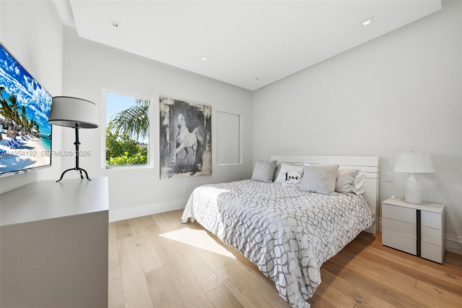 GOLDEN BEACH SEC E - Residential