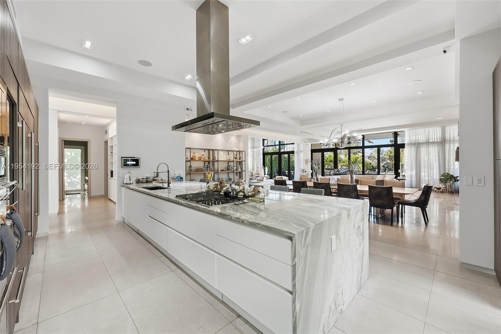 GOLDEN BEACH SEC E - Residential