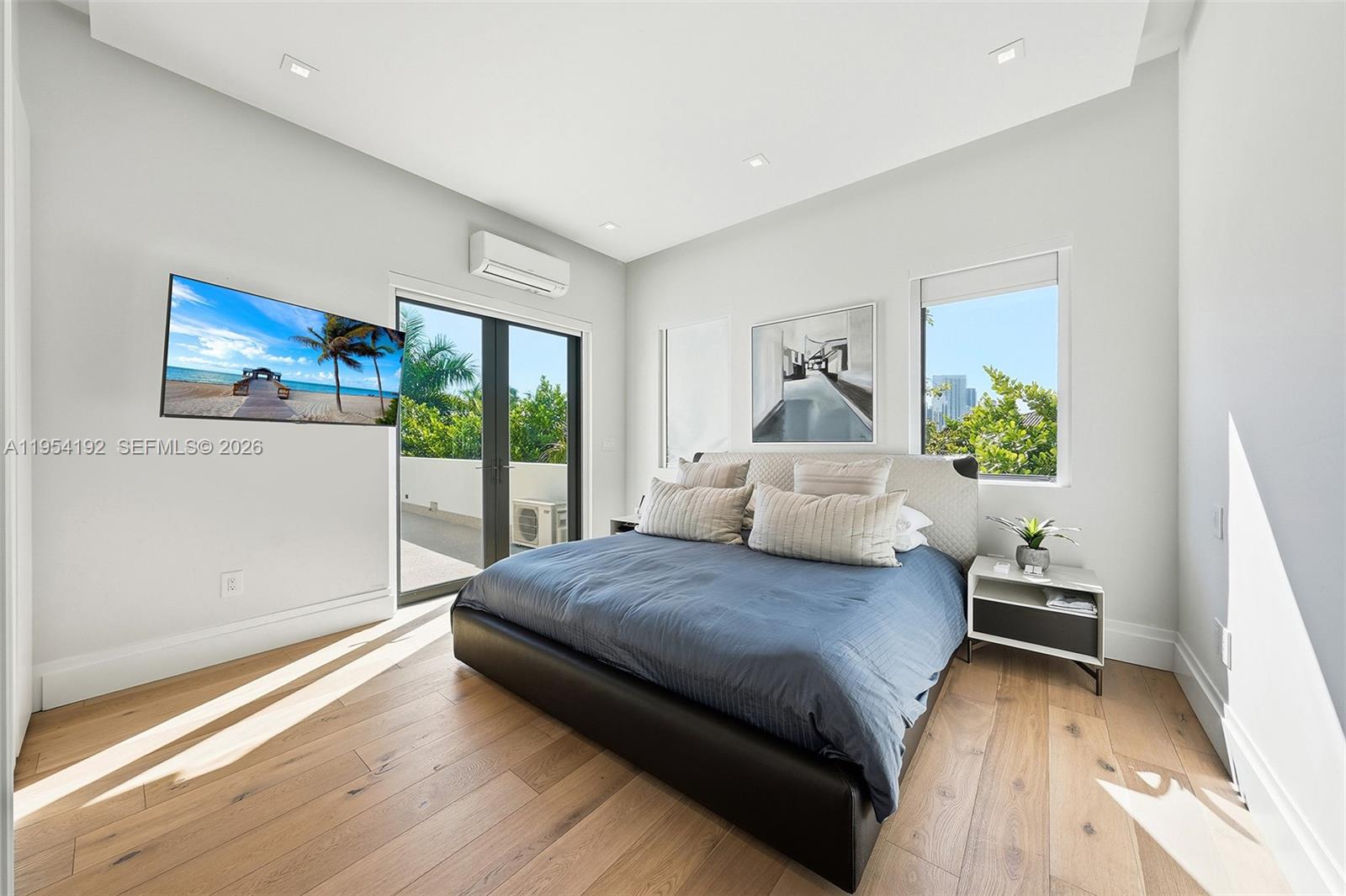 GOLDEN BEACH SEC E - Residential