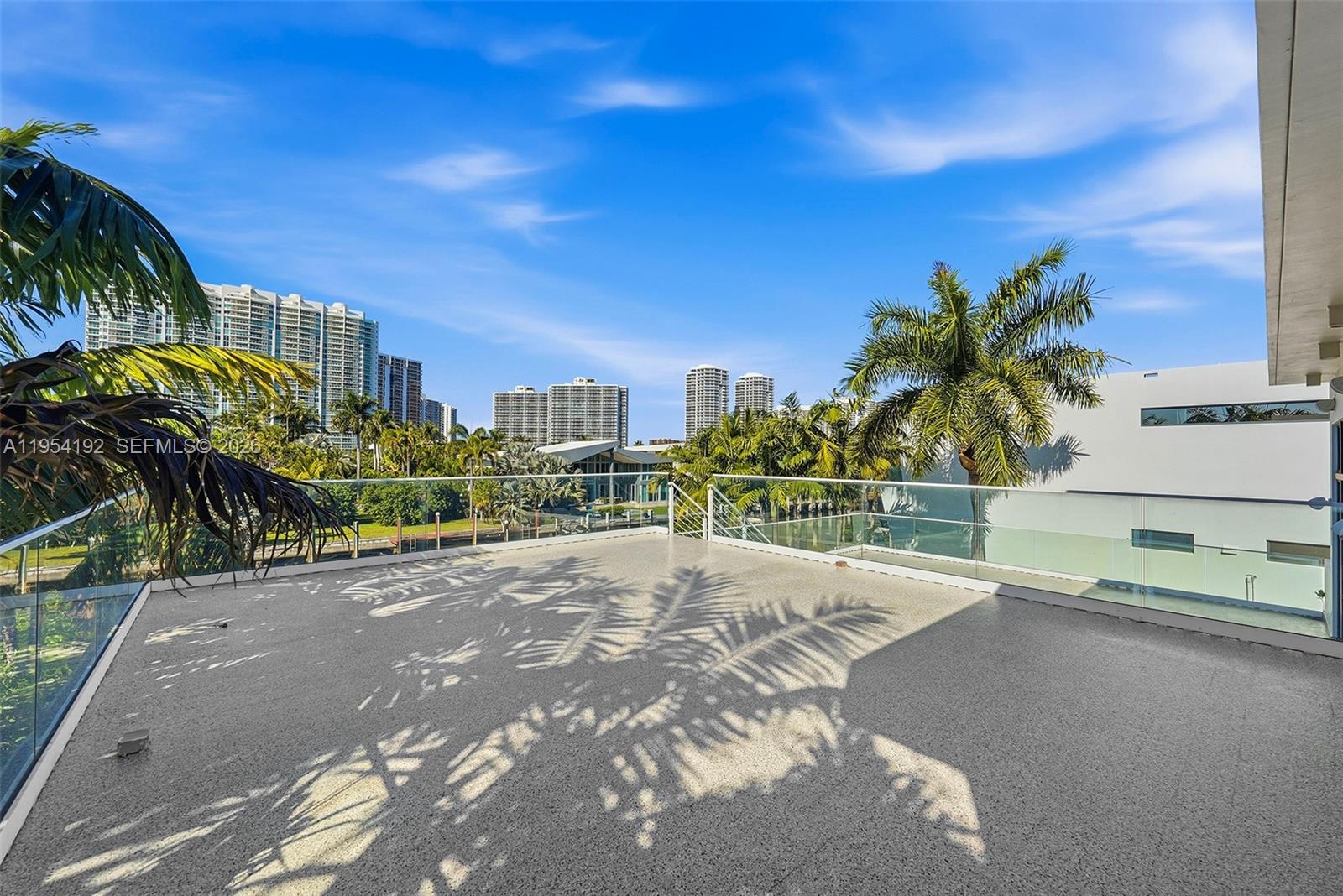 GOLDEN BEACH SEC E - Residential