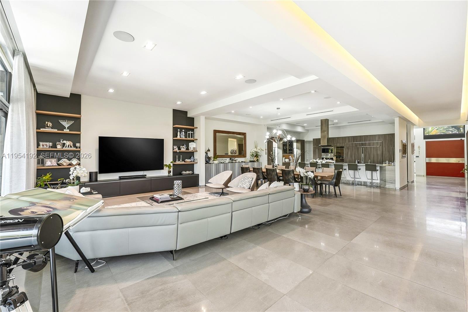 GOLDEN BEACH SEC E - Residential