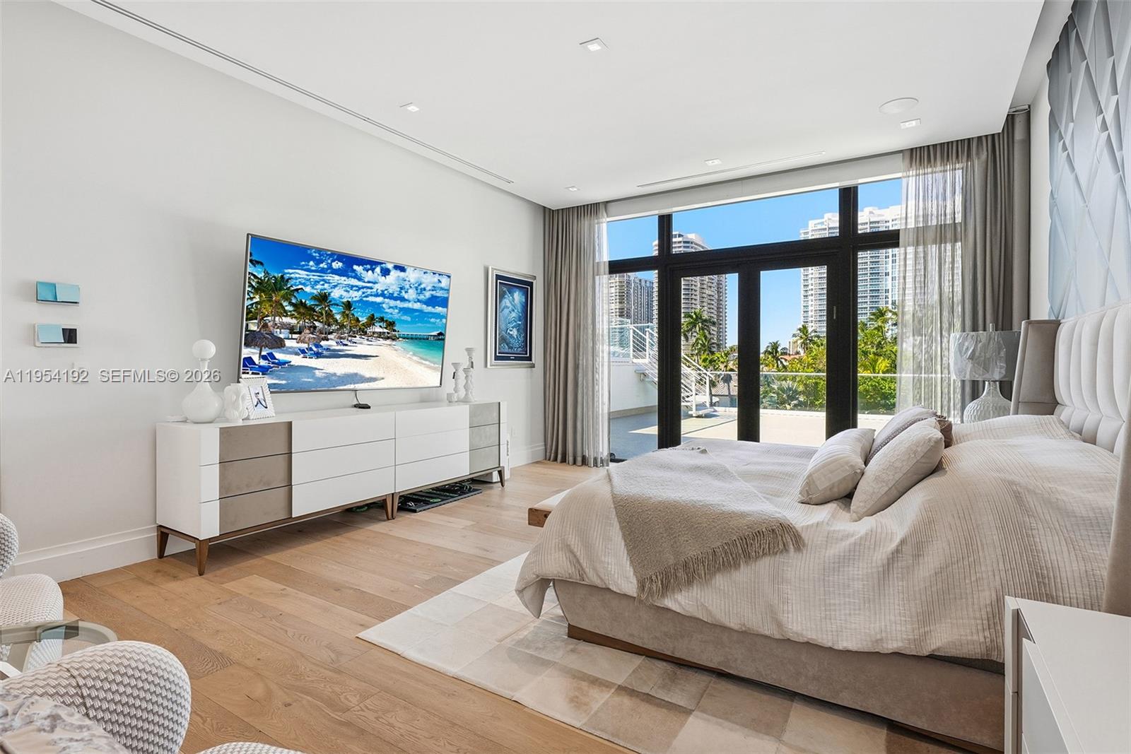 GOLDEN BEACH SEC E - Residential