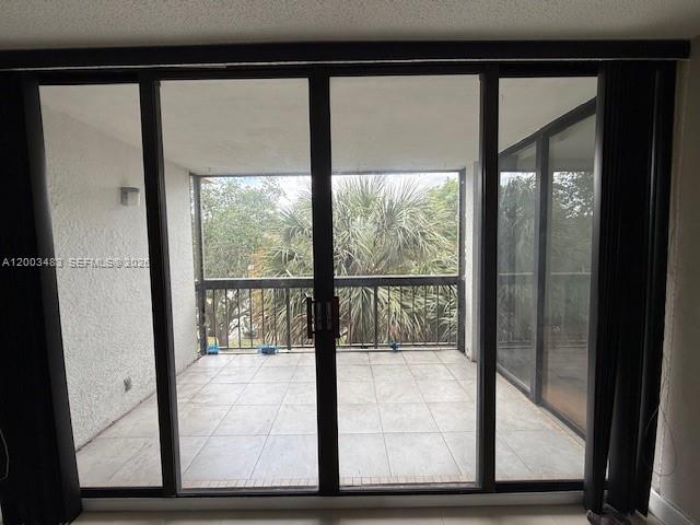 GREENGLADES CONDO II - Residential