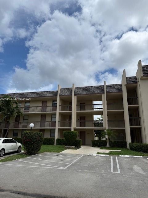 GREENGLADES CONDO II - Residential