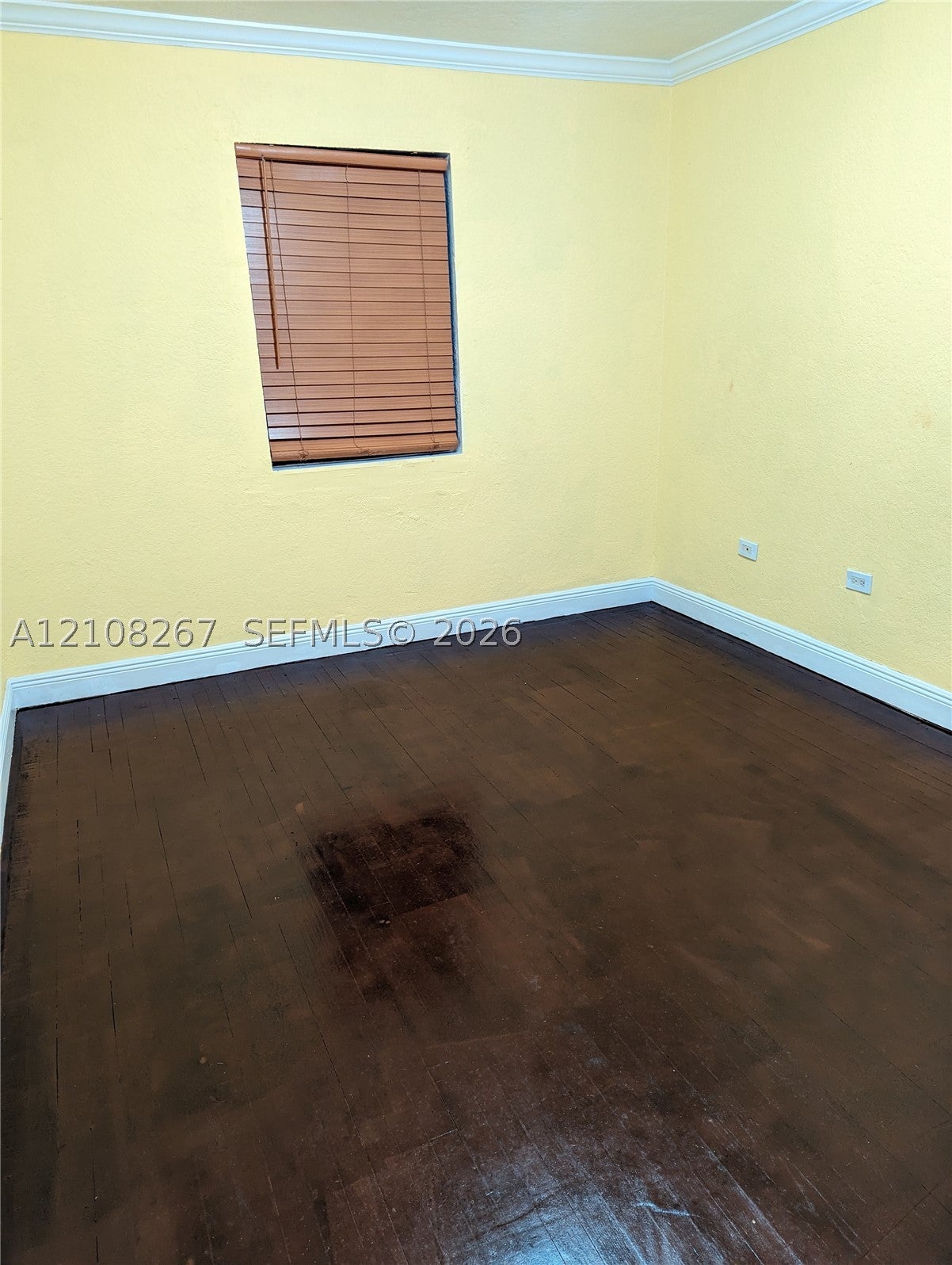 7757 Crespi Blvd