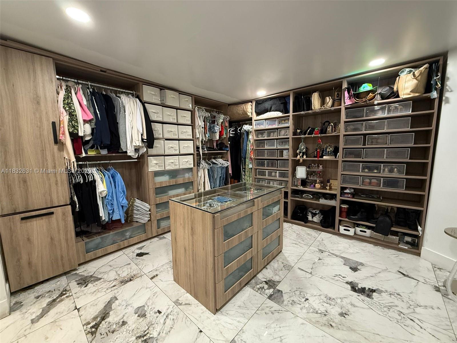 HILLSIDE PARK - Residential