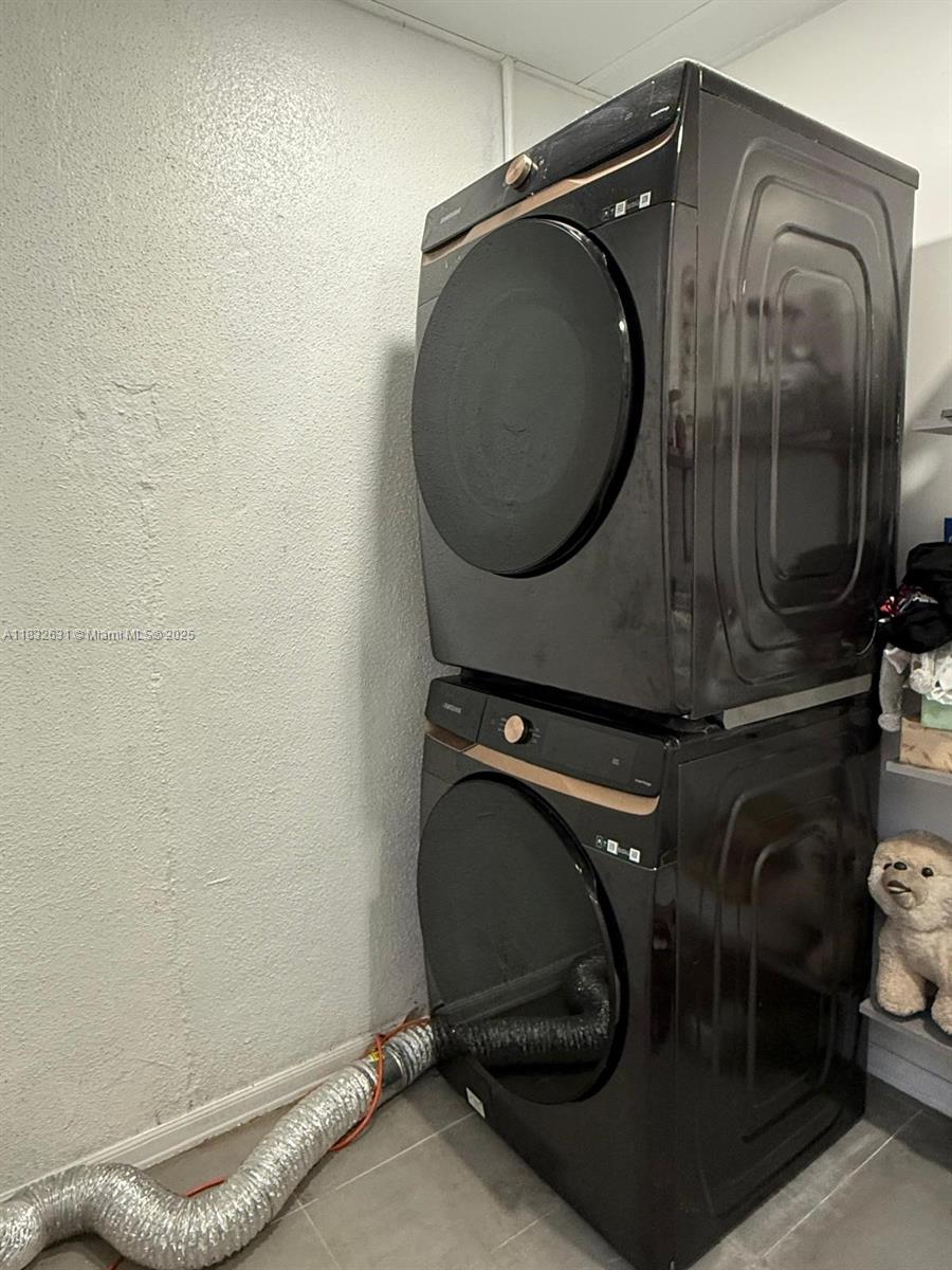 HILLSIDE PARK - Residential