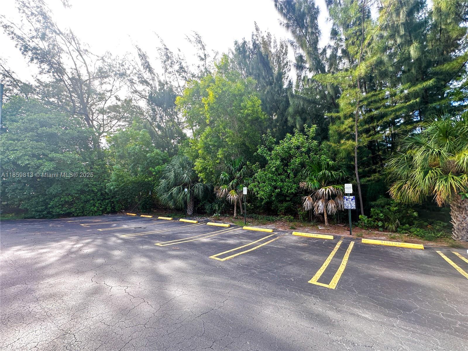 GOLDEN ISLES CONDO APTS - Residential