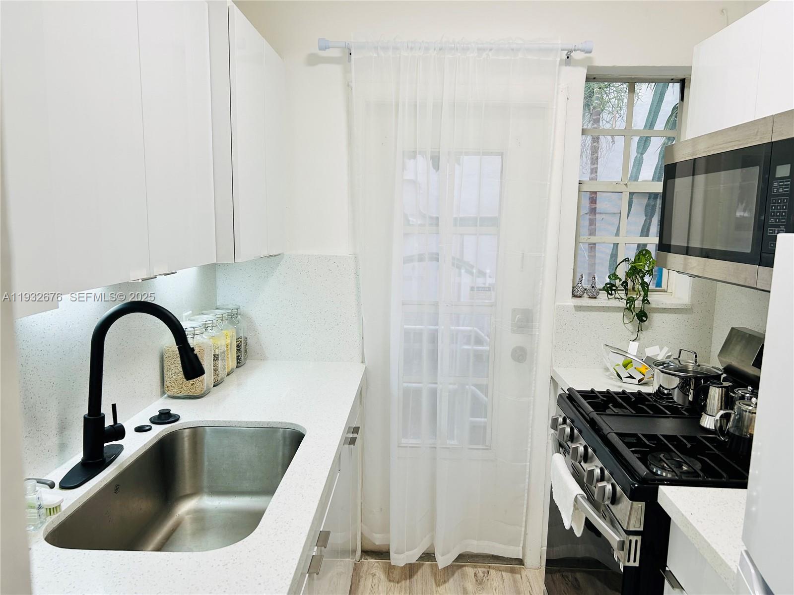 ESPANOLA WAY VILLAS CONDO - Residential