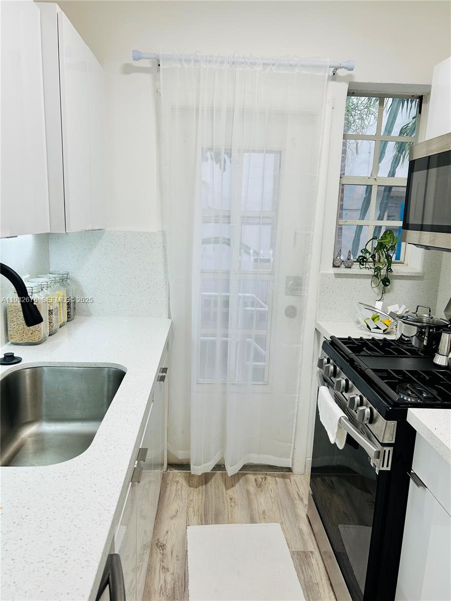 ESPANOLA WAY VILLAS CONDO - Residential