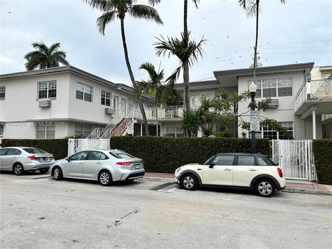 Photo of 717 Espanola Way #210, Miami Beach, FL 33139 (MLS # A11932676)