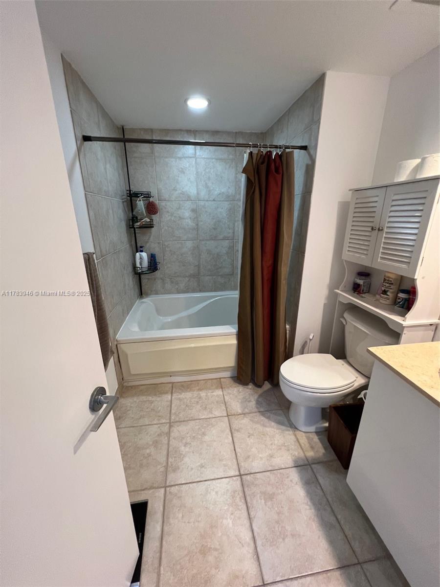 SLADE CONDO - Residential Lease